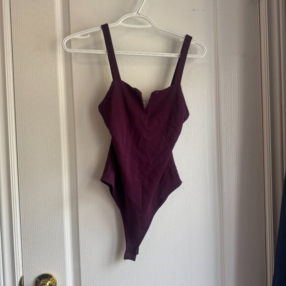 Socialite tight vneck bodysuit - Picture 1 of 5